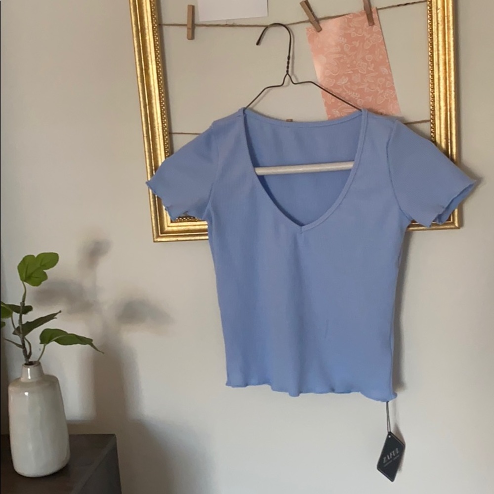 *never worn* Zaful V neck Fitted Crop Tee
